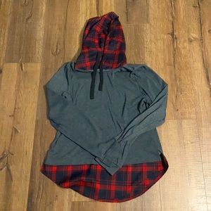 Hooded long sleeve shirt
